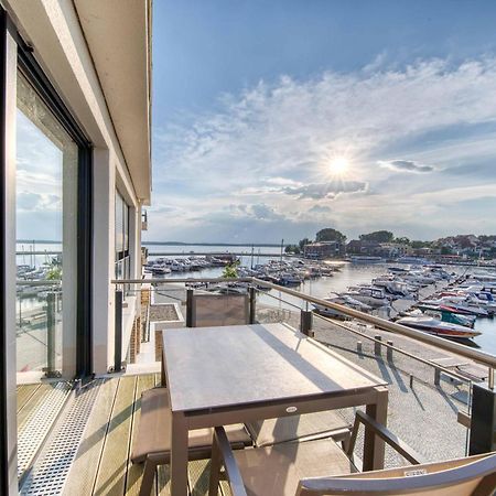 Mueritz Utkiek - Apartment Mit Seeblick & Balkon In Der Hafenresidenz Waren  Dış mekan fotoğraf